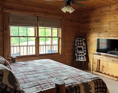 Casa/apartamento entero Quiet Log Cabin In The Country Only 2 Minutes From Pine Lake (Plainwell, EE. UU.)