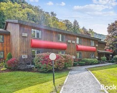 Hotel Deluxe 1 Bedroom Suite Located On First Floor With Outdoor Heated Pool 11820 (Killington, USA)
