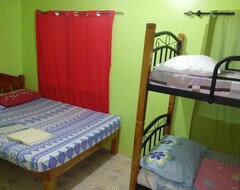 Charlottes Inn And Hotel (Oslob, Filipini)