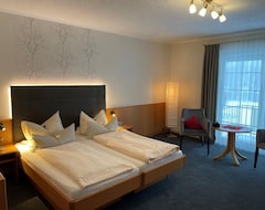 Quiet Double Rooms - Hotel-restaurant Fronhof (Kenn, Njemačka)