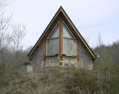Entire House / Apartment Modified A-frame Log/stone Cabin By The Pond-hocking Hills (Laurelville, USA)