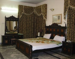 Hotel Luxury Palace Naran (Abbottābad, Pakistan)