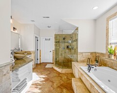 Hele huset/lejligheden Huge Home On 10 Acres With Hot Tub/sauna & Privacy (Washougal, USA)
