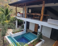 Toàn bộ căn nhà/căn hộ New Construction. 2 Bedroom, 1 Bath, Pool,bbq, Gated Parking,400 Meters To Beach (Garita, Costa Rica)