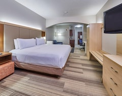 Holiday Inn Express Hotel & Suites Medford-Central Point, an IHG Hotel (Central Point, USA)