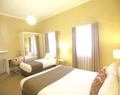 Khách sạn Globe Apartments (Wagga Wagga, Úc)