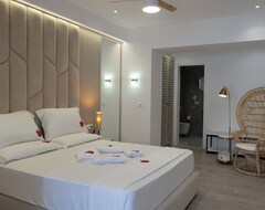 Hotel Adam & Eve Suites (Saranda, Albanien)