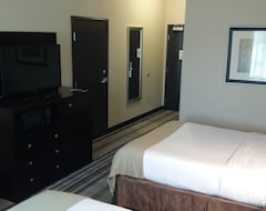 Holiday Inn Express & Suites Nevada, an IHG Hotel (Nevada, USA)