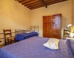 Casa/apartamento entero Cosy Apartment With Wifi, Pool, Tv, Washing Machine, Pets Allowed, Parking, Close To San Gimignano (Poggibonsi, Italia)