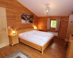 Toàn bộ căn nhà/căn hộ Beautiful and luxurious wooden chalet, with a sauna, in the famous Krimml (Krimml, Áo)