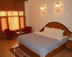 Hotelli Centa Rosa (Solan, Intia)