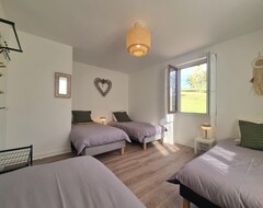 Toàn bộ căn nhà/căn hộ Gite Belmont-de-la-loire, 5 Bedrooms, 12 Persons (Belmont-de-la-Loire, Pháp)