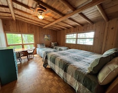 Koko talo/asunto Log Home-interlochen Area-green Lake-sleeps 14 (Interlochen, Amerikan Yhdysvallat)