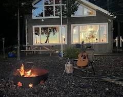 Entire House / Apartment Summer Getaway Cabin (Copper Harbor, USA)