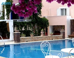 Khách sạn Summer Holidays (Kamari, Hy Lạp)