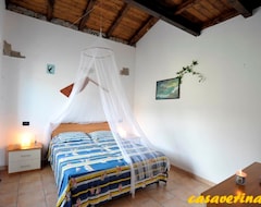 Casa/apartamento entero Holiday Home With 3 Separate Apartments With Garden Overlooking The Sea. (Pompeiana, Italia)