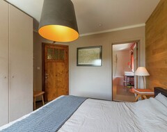 Toàn bộ căn nhà/căn hộ Beautiful Holiday Home With Whirlpool And Sauna, Situated Along The Woods (Libin, Bỉ)