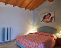 Toàn bộ căn nhà/căn hộ Vacation Home Casa Del Sole In Casasco Dintelvi - 4 Persons, 2 Bedrooms (Casasco d'Intelvi, Ý)