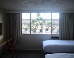 Hotel Perfect Family Vacation! 4 Poolside Units, Relax On The Nearby Ho’aloha Beach! (Kahului, USA)