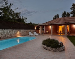 Hele huset/lejligheden Traditional 2br Villa★private Pool★walk Everywhere! (Poros, Grækenland)