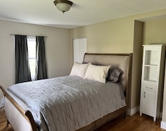 Cijela kuća/apartman Quiet 3 Bedroom, Walking Distance To Grand Traverse Bay (Williamsburg, Sjedinjene Američke Države)