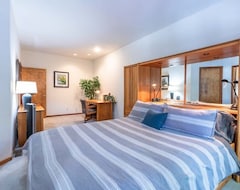 Hele huset/lejligheden Talmont Pines Retreat- Private Beach Access! Child Amenities Provided (Tahoe City, USA)