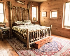 Tüm Ev/Apart Daire Rustic Cabin With Elegance On 100 Acres With 15 Acre Private Lake (Union Dale, ABD)