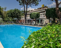 Хотел Hotel Hermitage (Марина ди Маса, Италия)