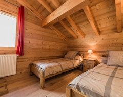 Hele huset/lejligheden Charming chalet - Domaine Portes du Mont Blanc - Sauna - Whirlpool - Skibus 100m (La Giettaz, Frankrig)
