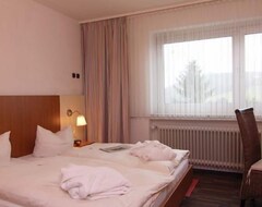 Khách sạn Hotel Lahnblick (Bad Laasphe, Đức)