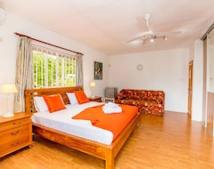 Otel The Orchard Holiday Home (Beau Vallon, Seyşeller)