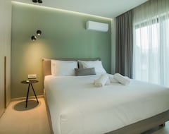Otel Celine Luxury Apartments & Suites (Agios Nikolaos, Yunanistan)