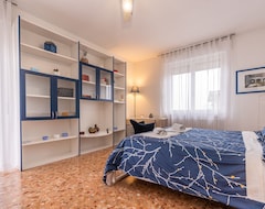 Toàn bộ căn nhà/căn hộ Entire Bright Two-room Apartment In Biandrate (no), 2 Bedrooms, 4 Beds. (Biandrate, Ý)