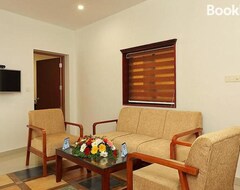 Khách sạn Eloor Tourist Home (Eramalloor, Ấn Độ)