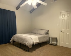 Cijela kuća/apartman Off Duty Retreat - Comfortable Place To Come Home To After A Long Day (Destrehan, Sjedinjene Američke Države)