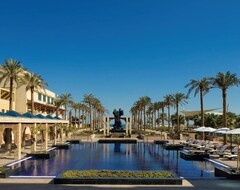 Jumeirah Messilah Beach Hotel & Spa (Kuwait, Kuwait)