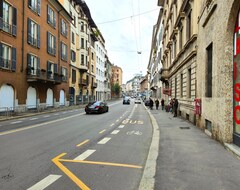 Toàn bộ căn nhà/căn hộ Milan San Babila Apartment - In The Heart Of The City (Figino Serenza, Ý)