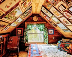 Koko talo/asunto Miracles On Polly- Memory Lane Cabin (Belfast, Kanada)