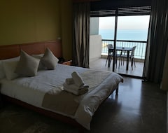 Hotel Holiday Suites & Beach Resort (Jounieh, Lebanon)