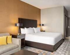 Hotel Doubletree By Hilton Pointe Claire Montreal Airport West (Pointe-Claire, Canada)