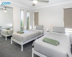 Koko talo/asunto Large House 7 Mins From Airport (Brisbane, Australia)