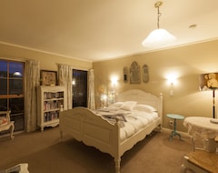Hotel Tudor Manor Bed & Breakfast (Paraparaumu, New Zealand)