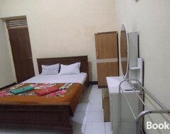 OYO 93048 Hotel Puri Mandiri (Purworejo, Indonesia)