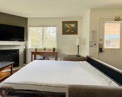 Hele huset/lejligheden 2 Bedroom Condon, Mountain View, Hot Tub And Sky Resort Nearby (Alberta, Canada)