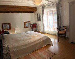 Toàn bộ căn nhà/căn hộ Large Apartment, Where Not Only The Swallows (hirundos) Feel At Home (Rekingen, Thụy Sỹ)