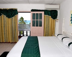 Khách sạn Marine View Hotel (Ocho Rios, Jamaica)
