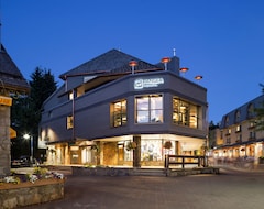 Khách sạn Pangea Pod Hotel (Whistler, Canada)