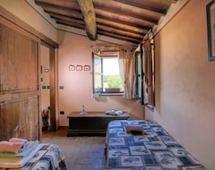 Cijela kuća/apartman Detached House For 4 People With Stunning Views Of Estate (Todi, Italija)