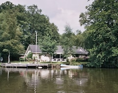 Toàn bộ căn nhà/căn hộ Comfortabele Woning Aan Het Water, Hottub & Kachel (Zuidlaren, Hà Lan)
