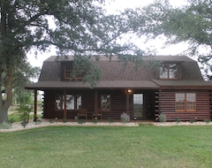 Hele huset/lejligheden Cozy Log Cabin On 80 Acre Homestead. (Wharton, USA)